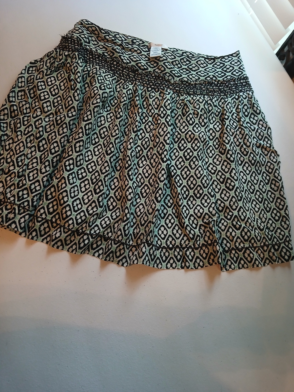 Sophie Max Black & Green Smocked Waist Circle Mini Skirt Size L Flirty Cute